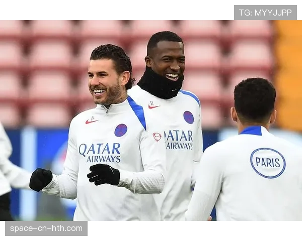 巴黎圣日耳曼与里昂焦点战前瞻：欧冠备战影响联赛排兵布阵